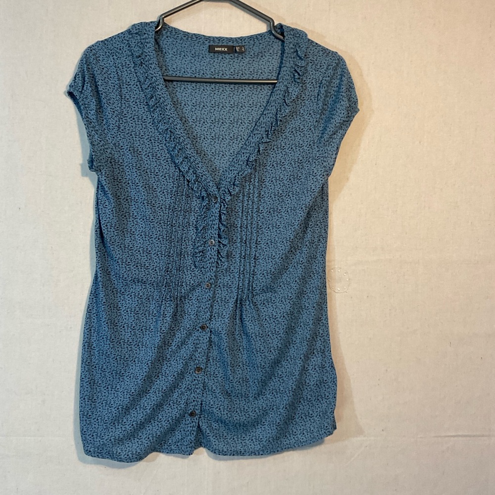Mossimo Supply Co. Women's cool BlueRuffle Top, Large, button up , abstract A+ - Picture 1 of 6